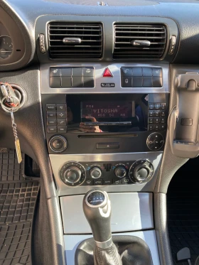 Mercedes-Benz C 180 Facelift , снимка 15