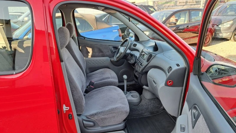 Toyota Yaris verso AUTOMAT 1.3VVTI NOV VNOS GERMANY, снимка 14 - Автомобили и джипове - 45536600