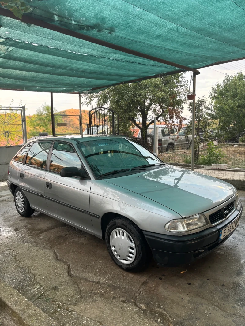 Opel Astra 1.6 75кс, снимка 3 - Автомобили и джипове - 47133882