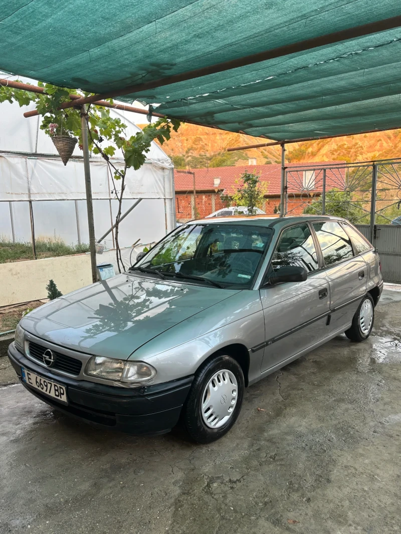 Opel Astra 1.6 75кс, снимка 2 - Автомобили и джипове - 47133882