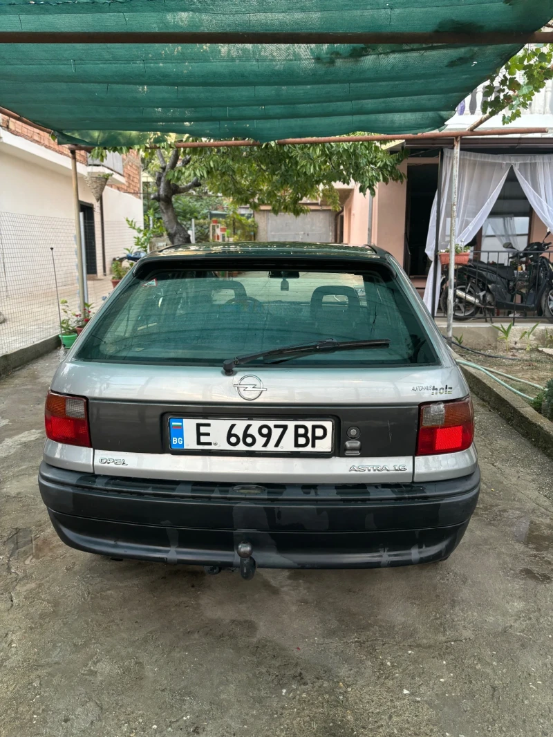 Opel Astra 1.6 75кс, снимка 6 - Автомобили и джипове - 47133882