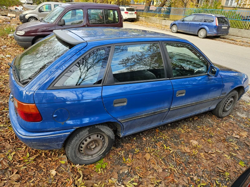 Opel Astra 1.6, снимка 2 - Автомобили и джипове - 48021035