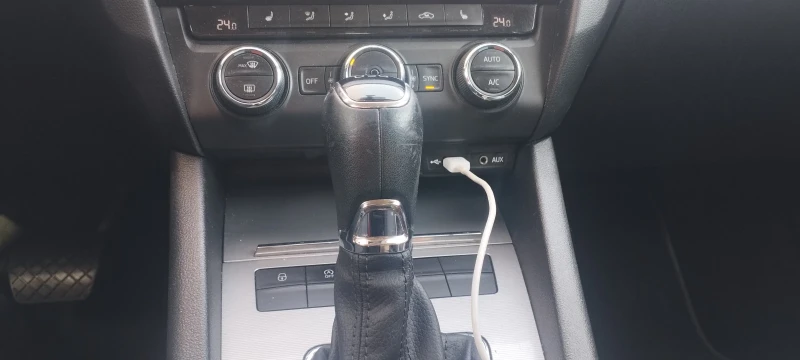 Skoda Octavia 2.0 TDI, снимка 11 - Автомобили и джипове - 51889153