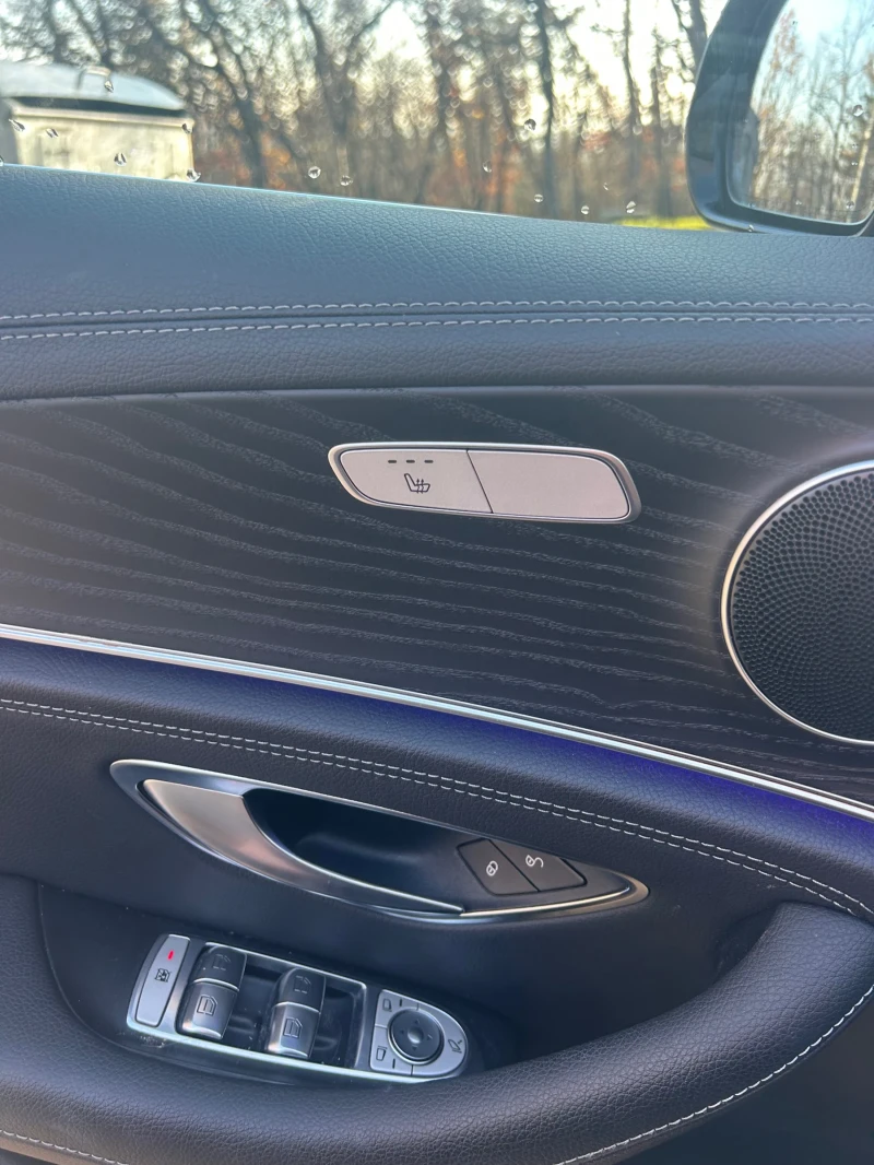 Mercedes-Benz E 220 AMG 4matic, снимка 12 - Автомобили и джипове - 52791099