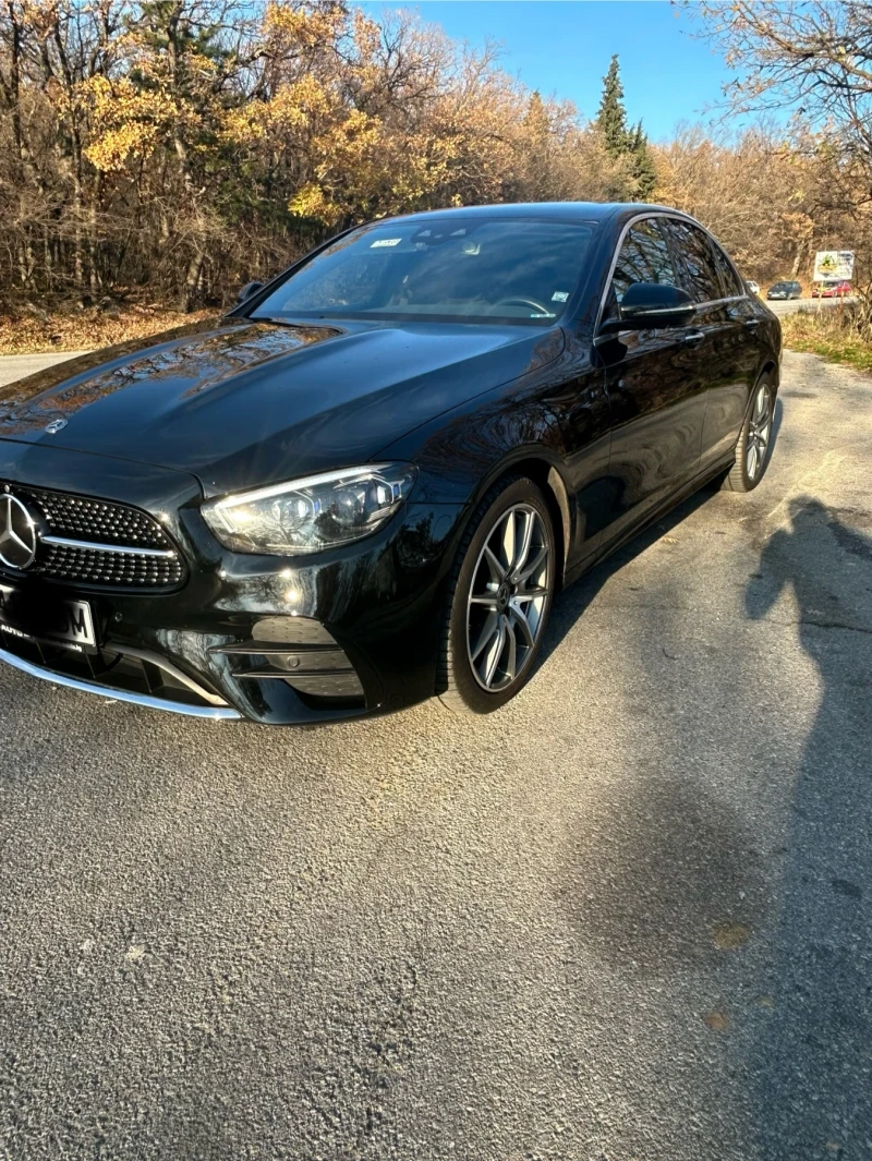Mercedes-Benz E 220 AMG 4matic, снимка 2 - Автомобили и джипове - 52791099