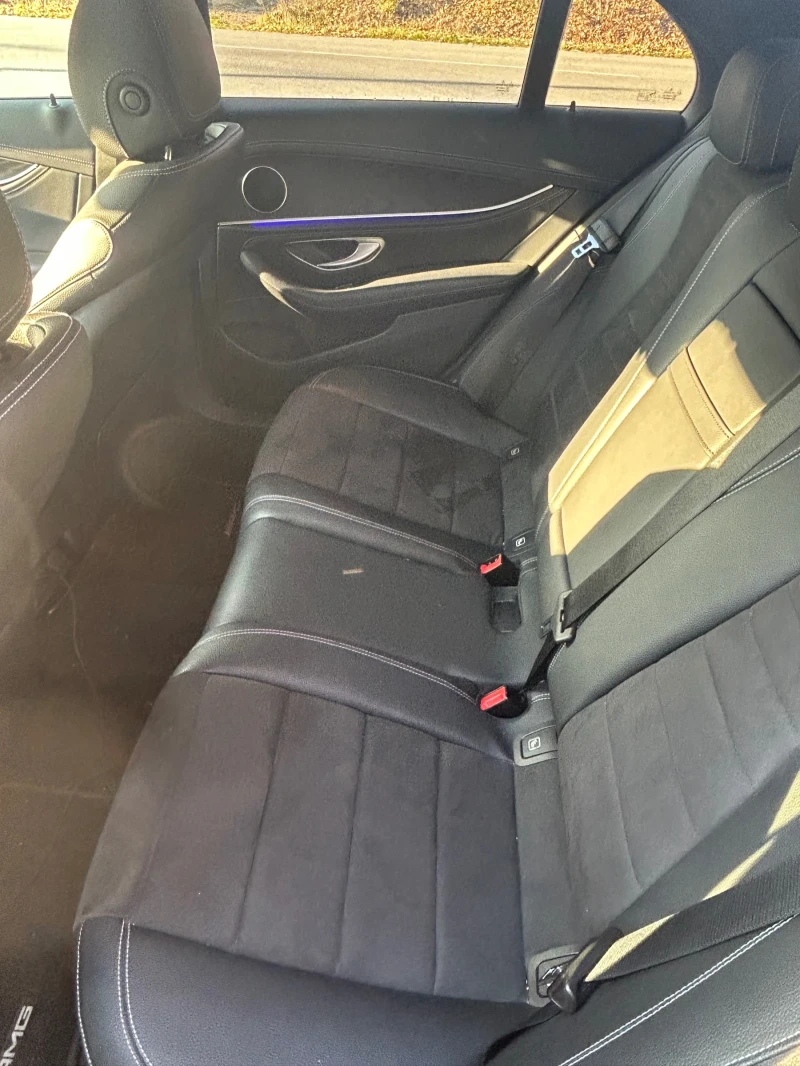 Mercedes-Benz E 220 AMG 4matic, снимка 16 - Автомобили и джипове - 52791099