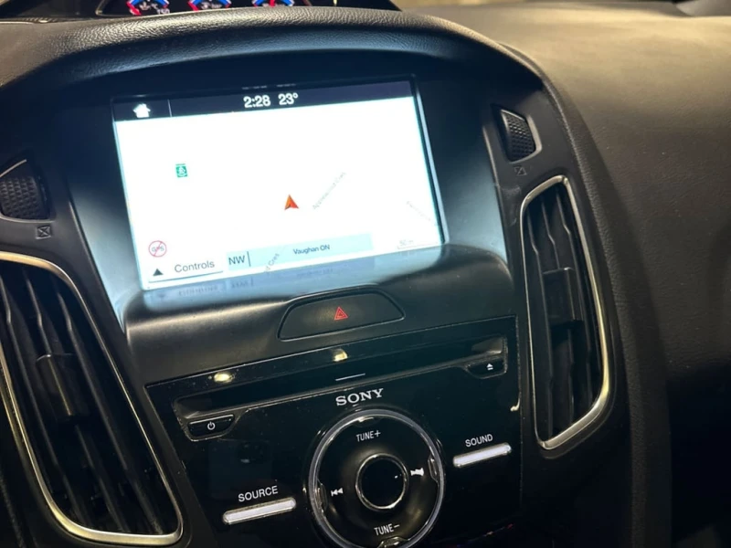 Ford Focus * ST * CARFAX * ЦЕНА ДО БГ, снимка 11 - Автомобили и джипове - 53043890