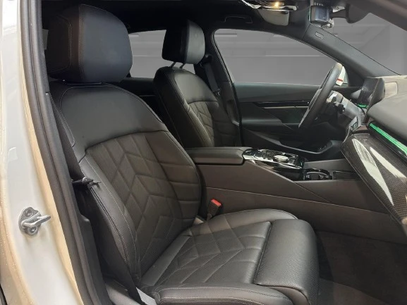 BMW 520 d xDrive = M-Sport = Shadow Line  | Mobile.bg   7