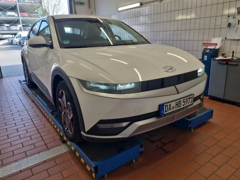 Hyundai Ioniq 5 77.4KWh/228К.С/ГАРАНЦИЯ/2023, снимка 2 - Автомобили и джипове - 53768658