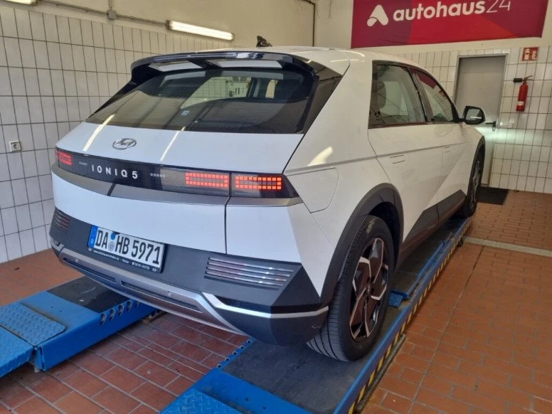 Hyundai Ioniq 5 77.4KWh/228К.С/ГАРАНЦИЯ/2023, снимка 4 - Автомобили и джипове - 53768658