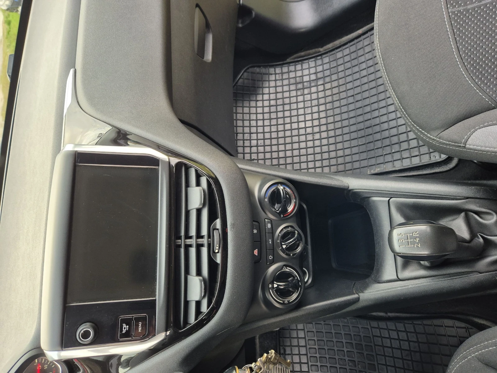 Peugeot 208 | Mobile.bg   11