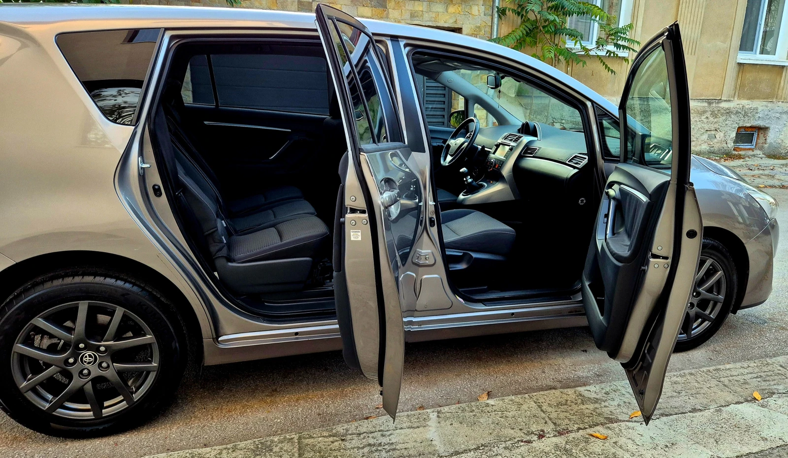 Toyota Verso 1.6d4d-FACELIFT-6speed-Japan  | Mobile.bg   15