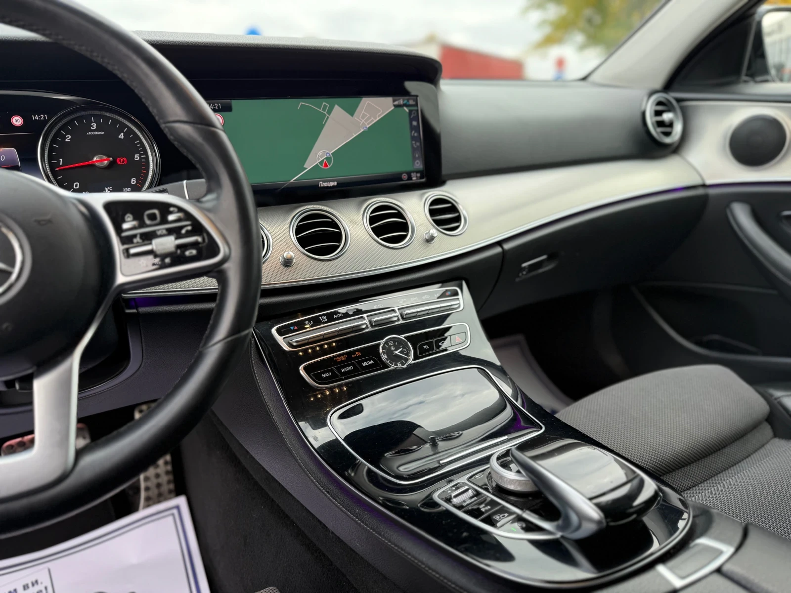 Mercedes-Benz E 220 4-MATIC* 9G* NAVI* PODGREV* AMBIENT* CAMERA* START | Mobile.bg   13