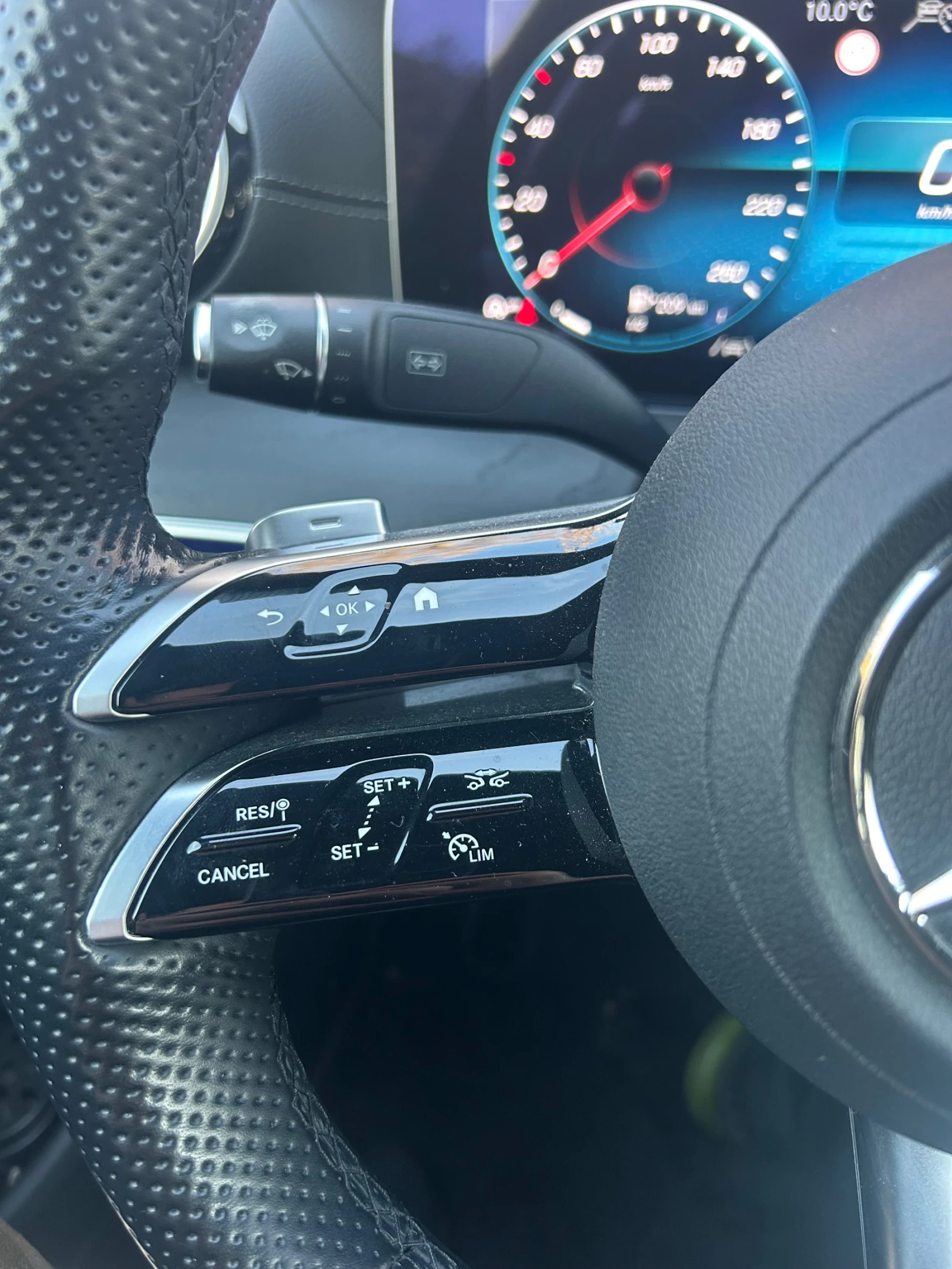 Mercedes-Benz E 220 AMG 4matic - изображение 10