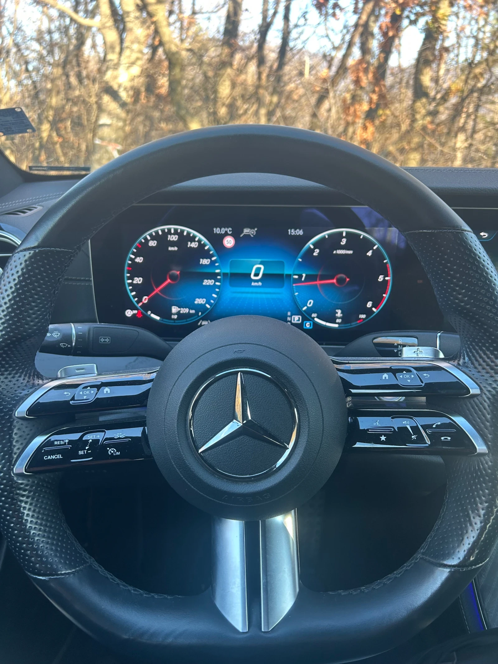 Mercedes-Benz E 220 AMG 4matic - изображение 9