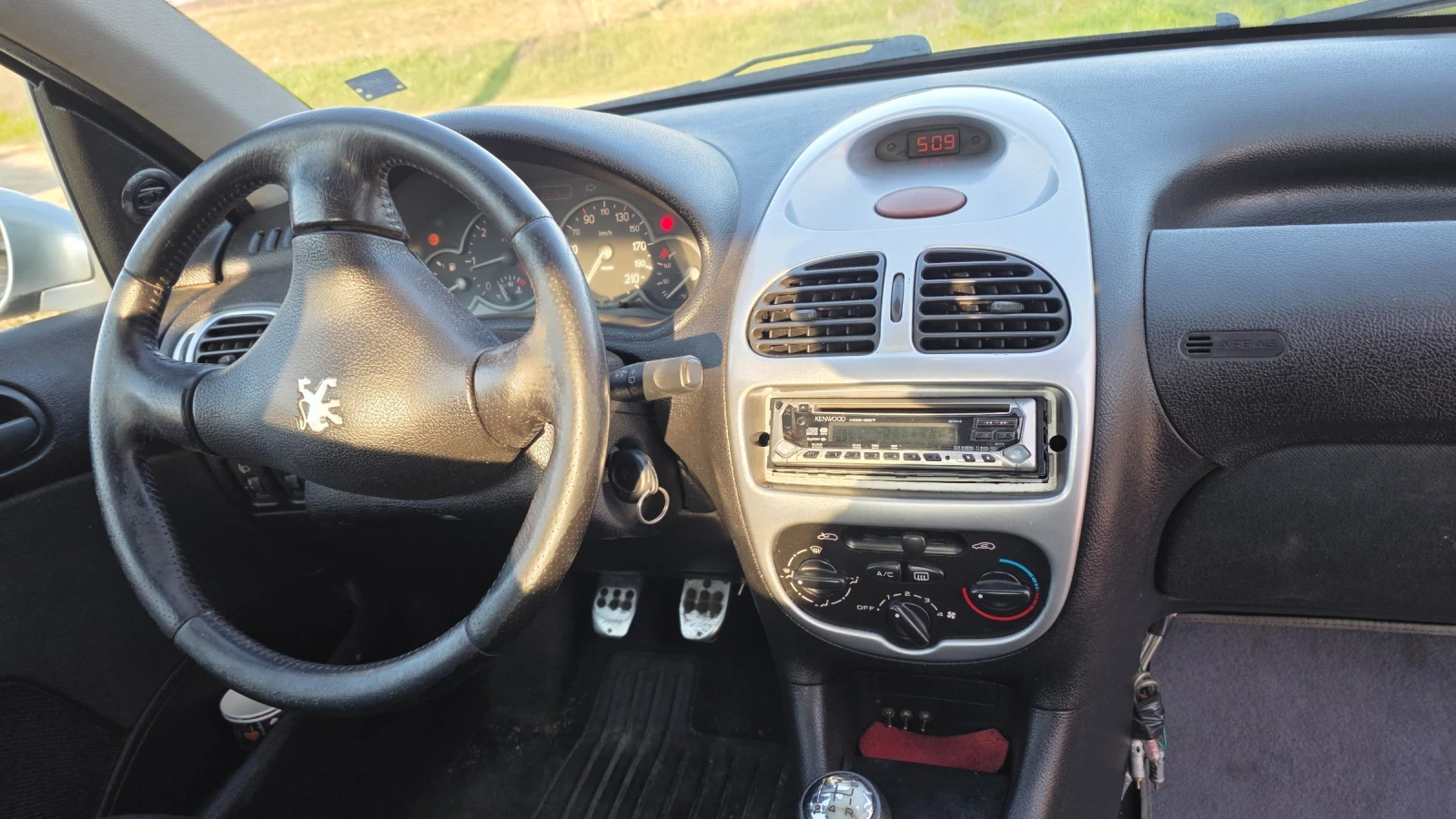 Peugeot 206, снимка 9 - Автомобили и джипове - 54041886