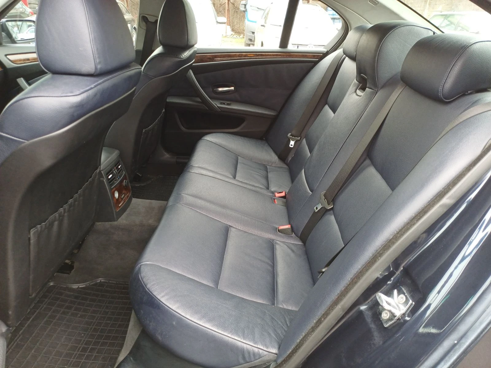 BMW 530 i Facelift, снимка 15 - Автомобили и джипове - 54067321