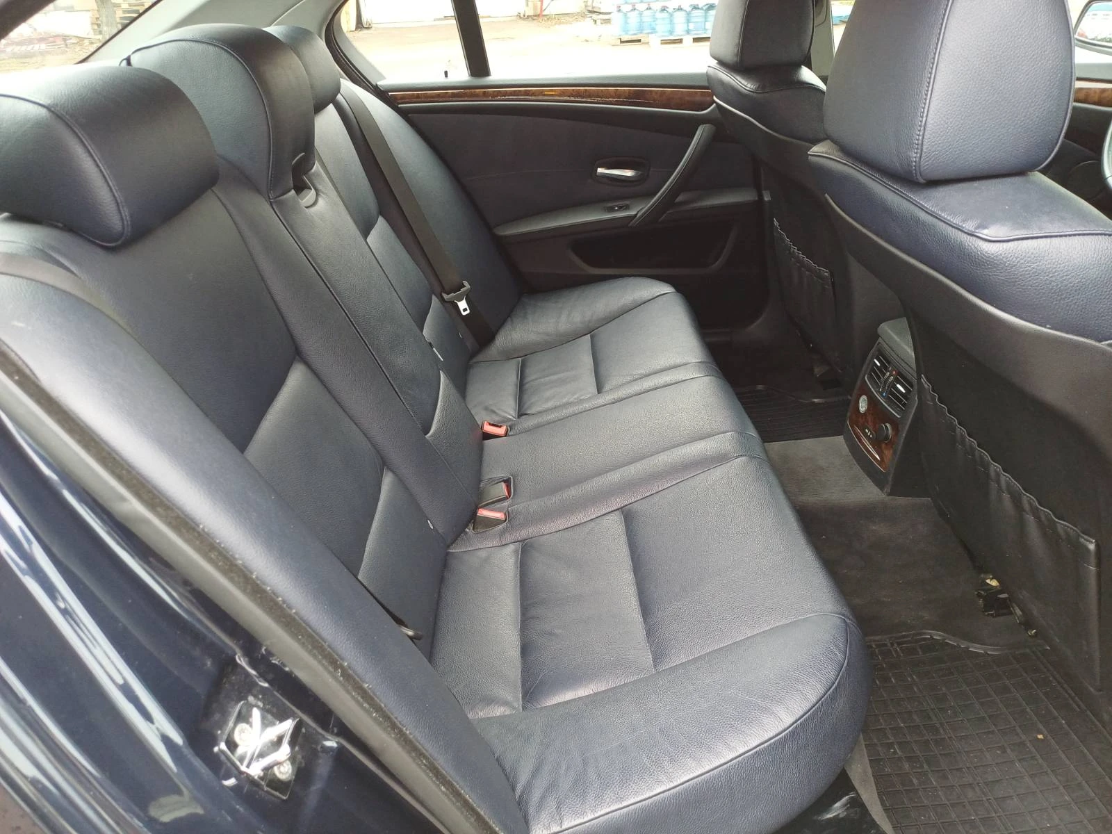 BMW 530 i Facelift, снимка 14 - Автомобили и джипове - 54067321