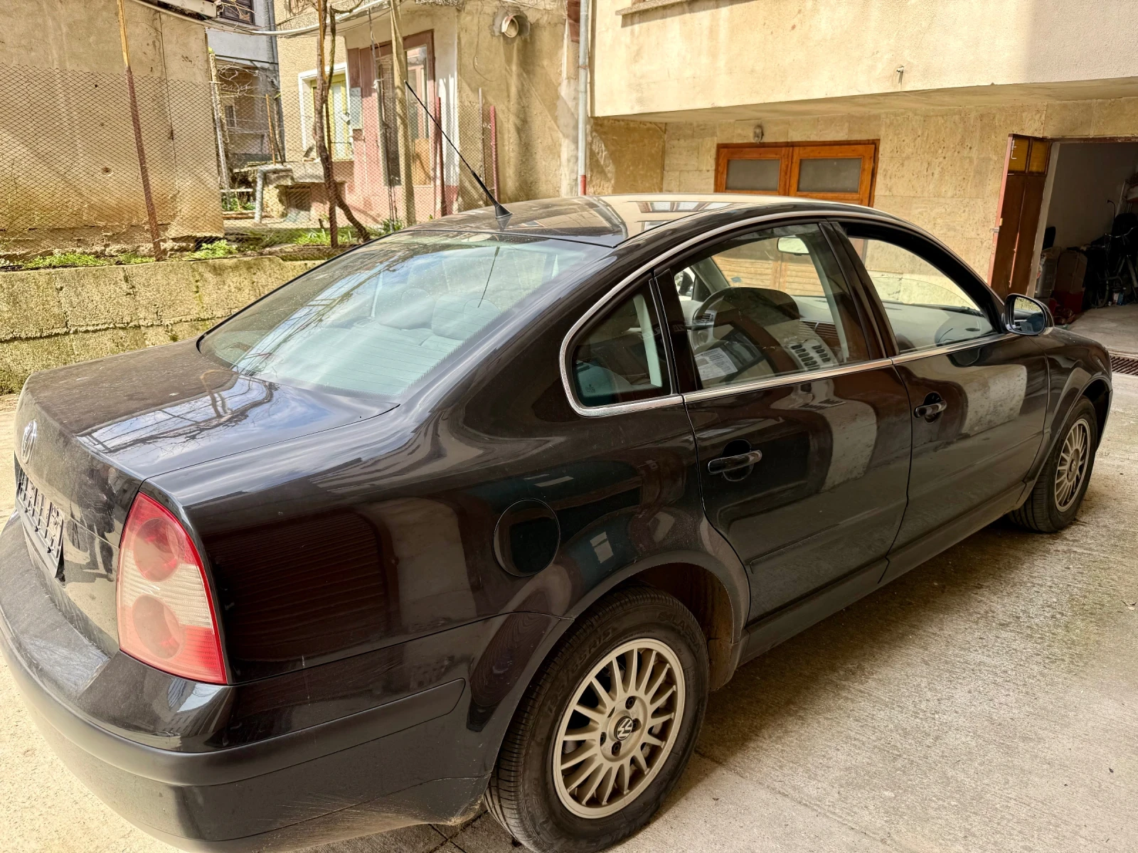 VW Passat 1, 9 TDI, снимка 4 - Автомобили и джипове - 54454500