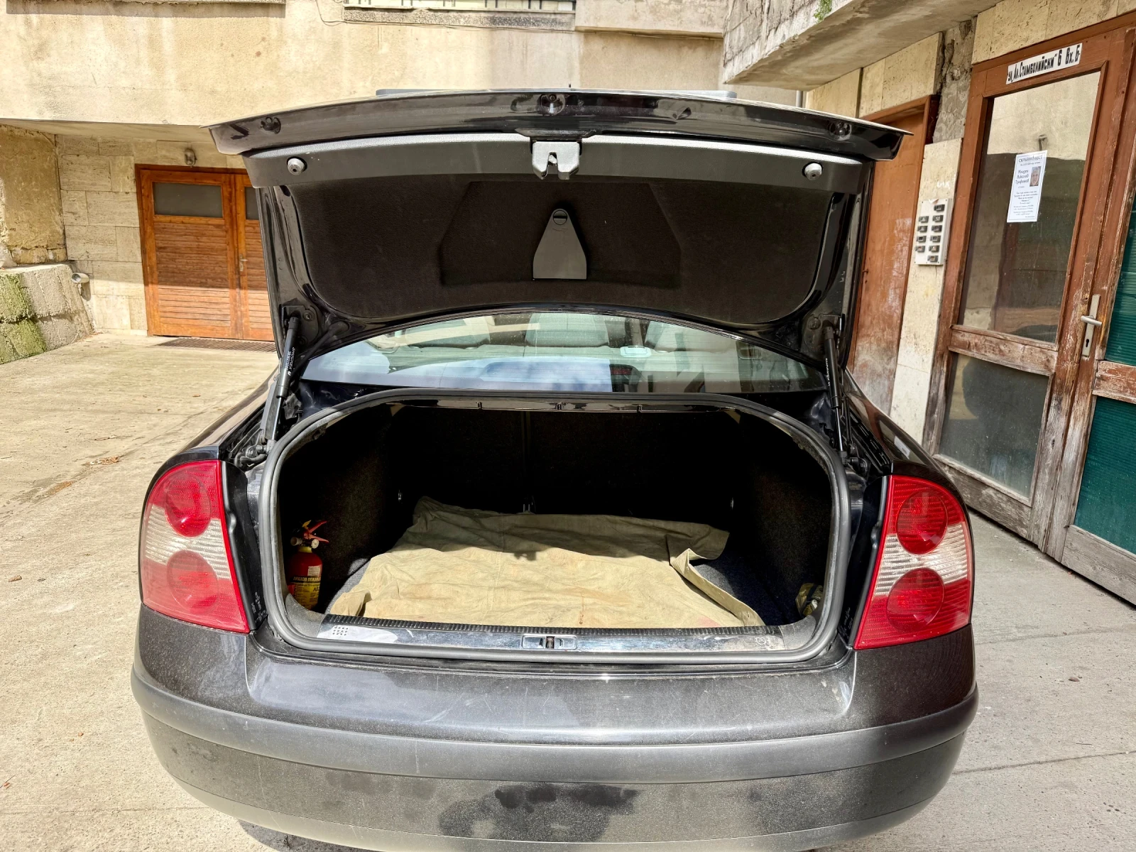 VW Passat 1, 9 TDI, снимка 11 - Автомобили и джипове - 54454500