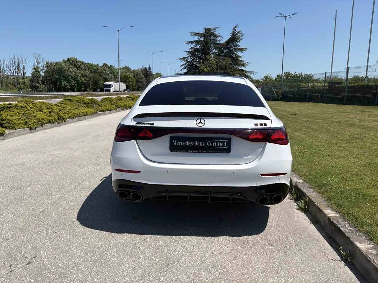 Mercedes-Benz E 53 AMG Plug-in Hybrid 4MATIC+ AMG SPEEDSHIFT TCT 9G AMG, снимка 7 - Автомобили и джипове - 54611296