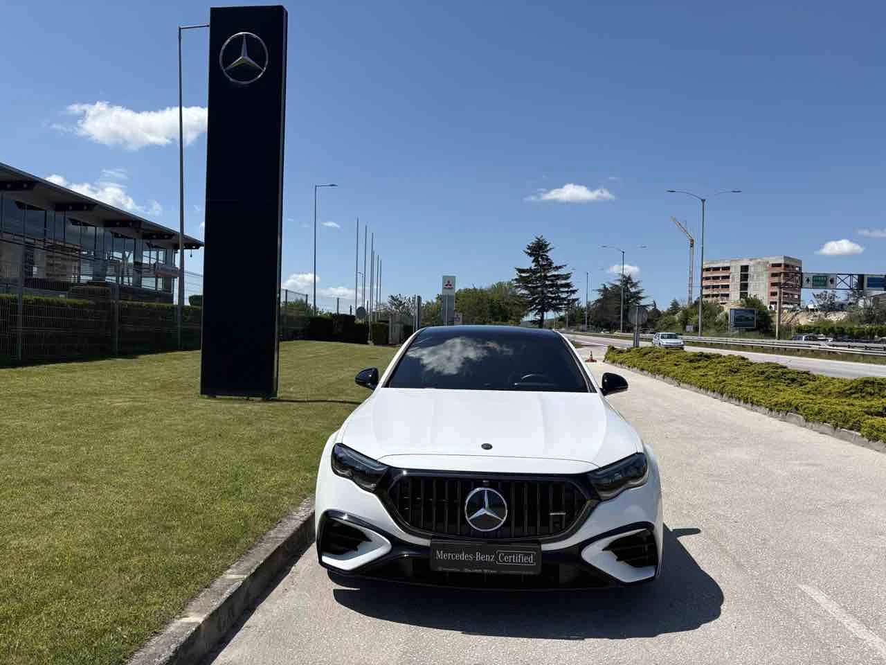 Mercedes-Benz E 53 AMG Plug-in Hybrid 4MATIC+ AMG SPEEDSHIFT TCT 9G AMG, снимка 2 - Автомобили и джипове - 54611296