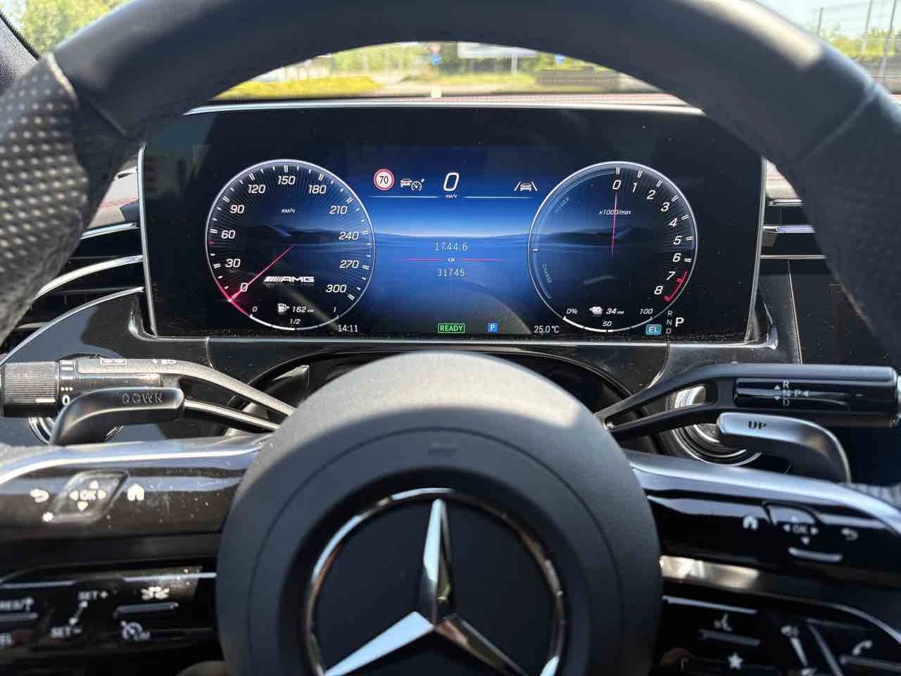 Mercedes-Benz E 53 AMG Plug-in Hybrid 4MATIC+ AMG SPEEDSHIFT TCT 9G AMG, снимка 11 - Автомобили и джипове - 54611296