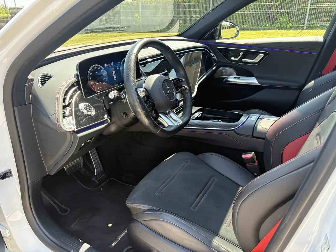 Mercedes-Benz E 53 AMG Plug-in Hybrid 4MATIC+ AMG SPEEDSHIFT TCT 9G AMG, снимка 10 - Автомобили и джипове - 54611296