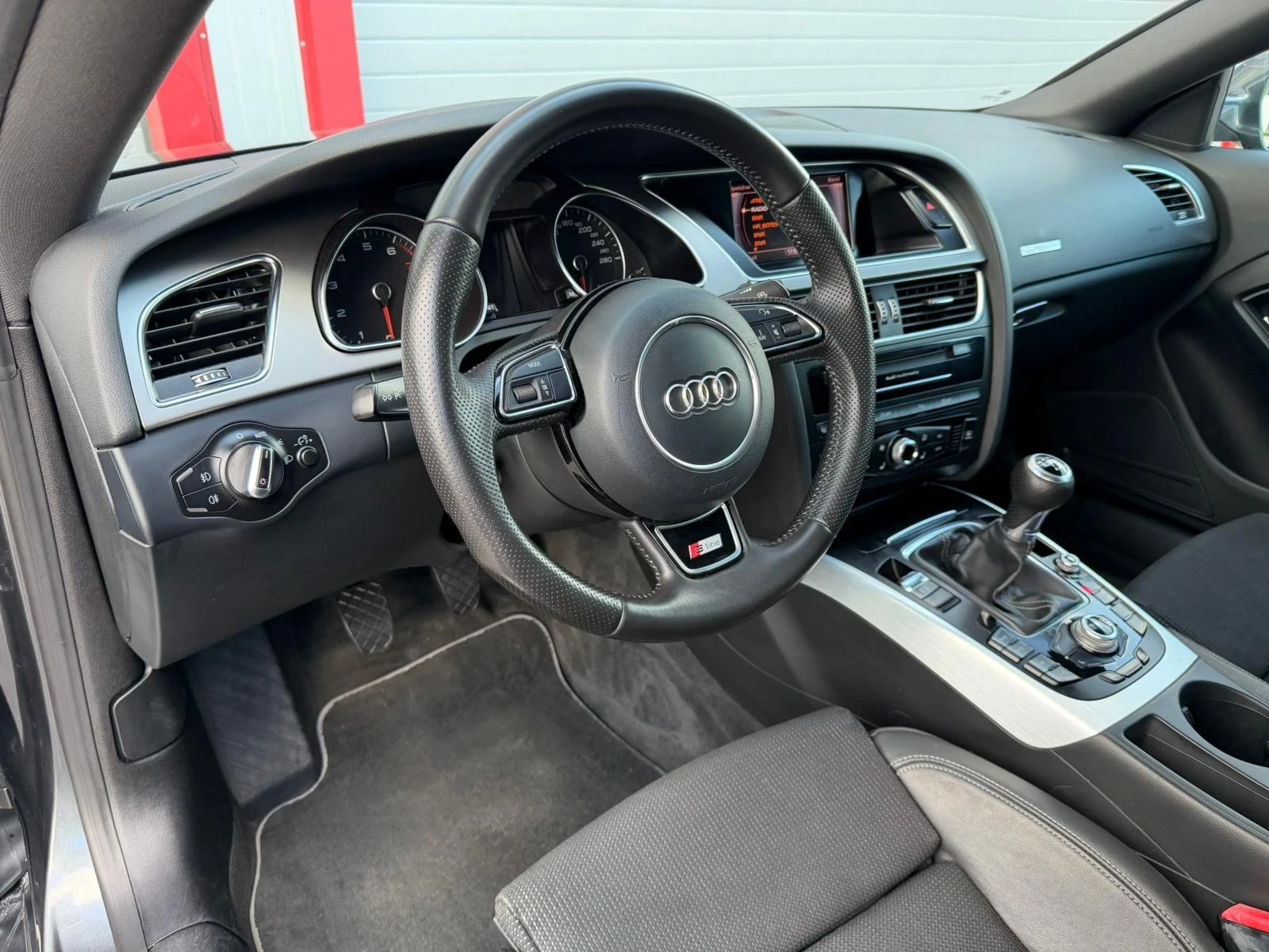 Audi A5 1.8TFSI S-LINE FACE LIFT PANORAMA NAVI 6-SPEED, снимка 13 - Автомобили и джипове - 54703636