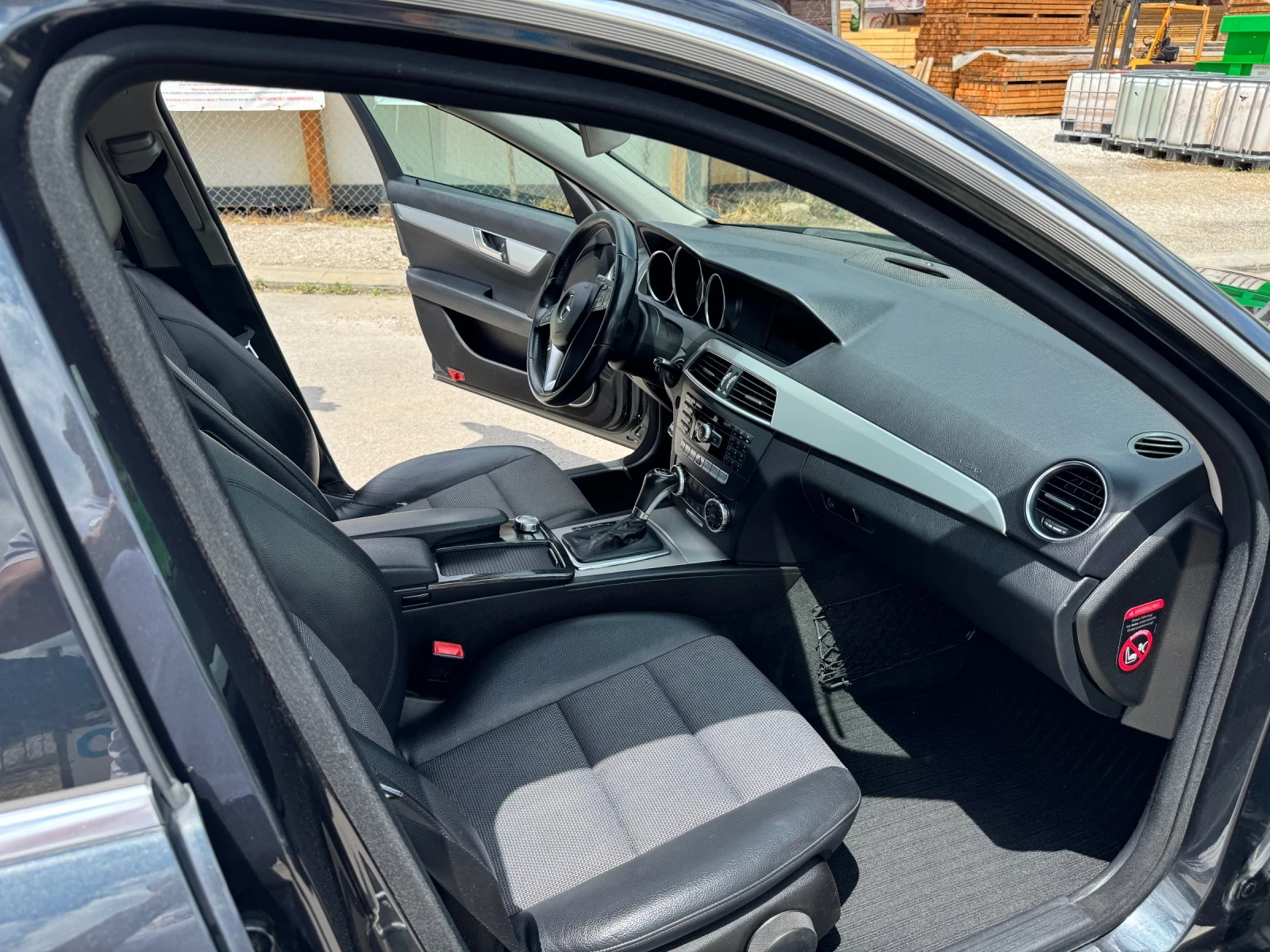 Mercedes-Benz C 220 Facelift avangarde TOP, снимка 12 - Автомобили и джипове - 54884866