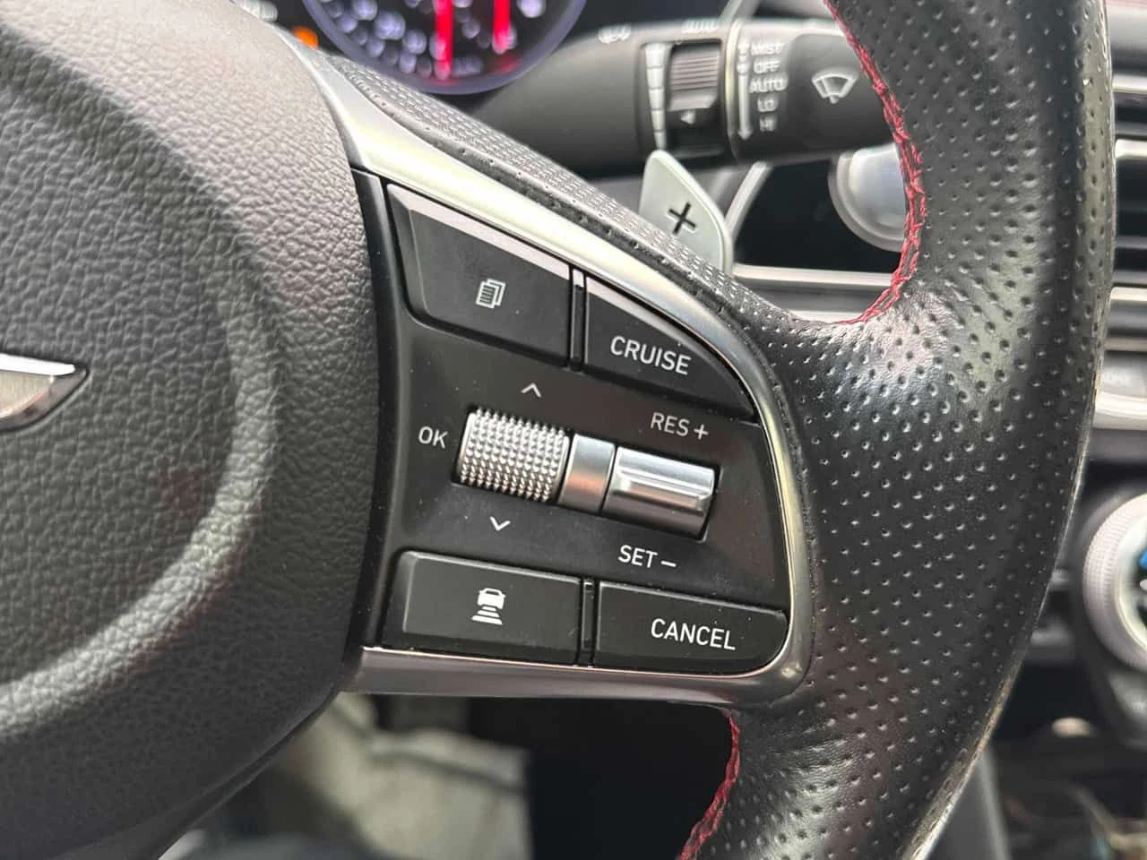Genesis G70 3.3T Sport | CARFAX | БЕЗ ПЪРВОНАЧАЛНА ВНОСКА, снимка 11 - Автомобили и джипове - 54931579