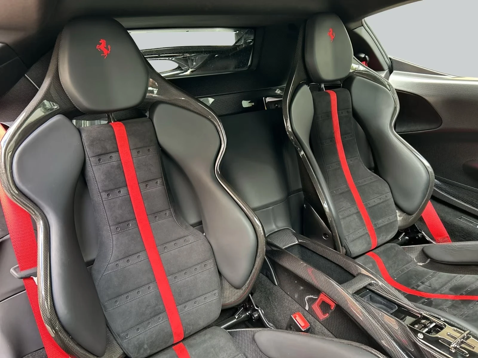 Ferrari SF 90 Carbon, снимка 9 - Автомобили и джипове - 55096576