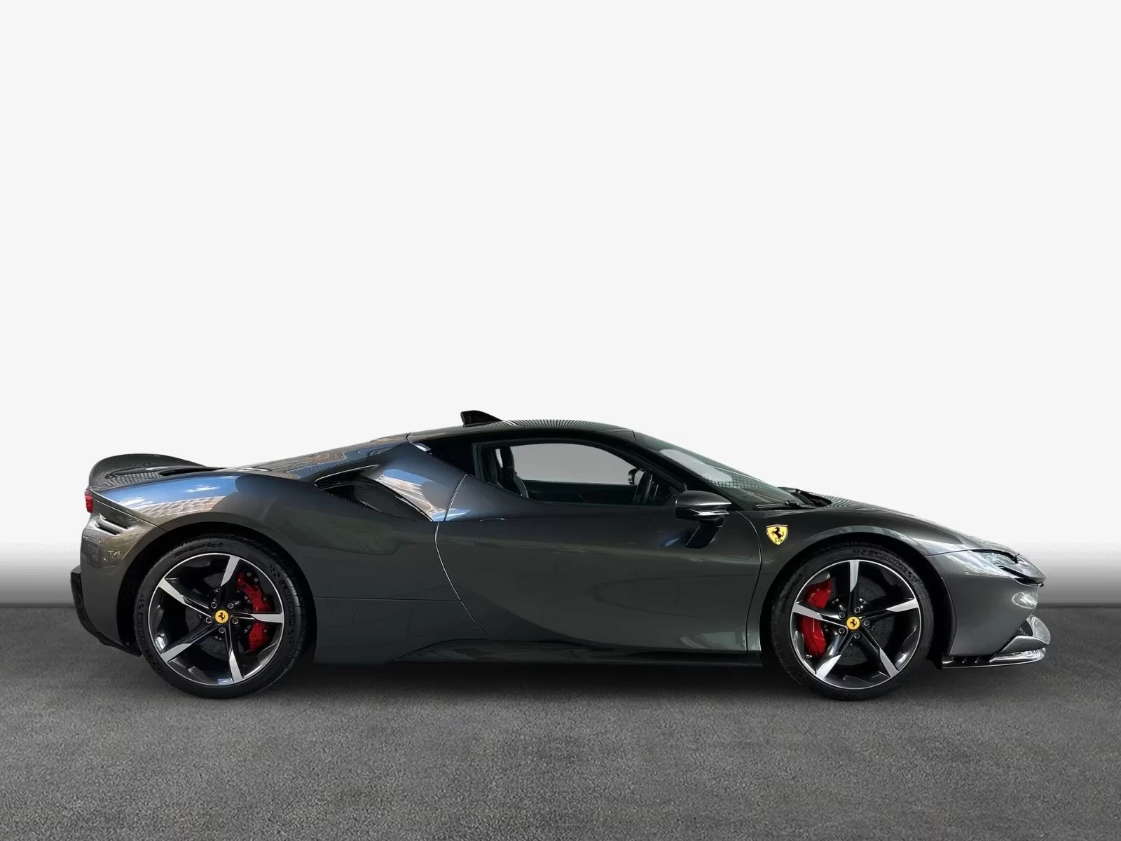 Ferrari SF 90 Carbon, снимка 2 - Автомобили и джипове - 55096576
