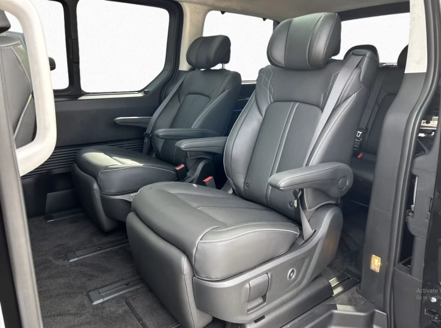 Hyundai Staria AWD* Park Paket* LED* BOSE, снимка 6 - Автомобили и джипове - 55411904