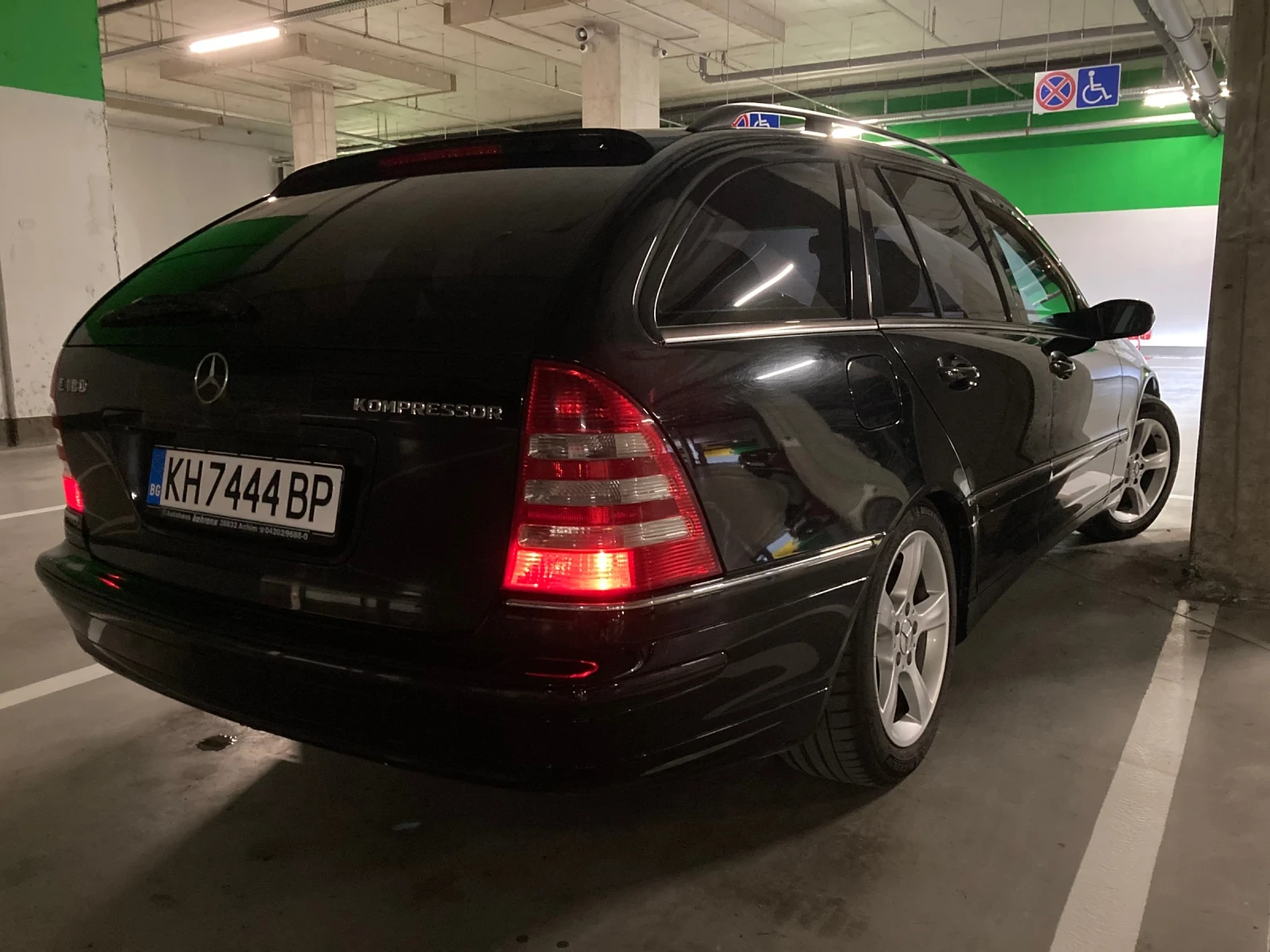 Mercedes-Benz C 180 Facelift , снимка 14 - Автомобили и джипове - 55509043