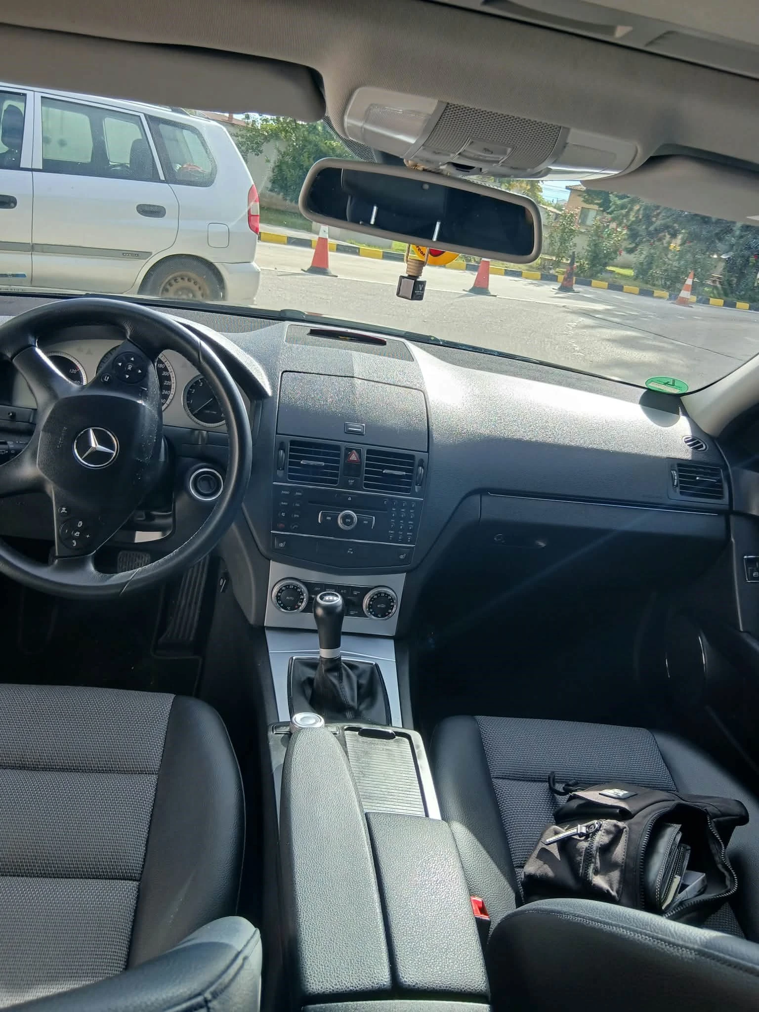 Mercedes-Benz C 180, снимка 2 - Автомобили и джипове - 56279464