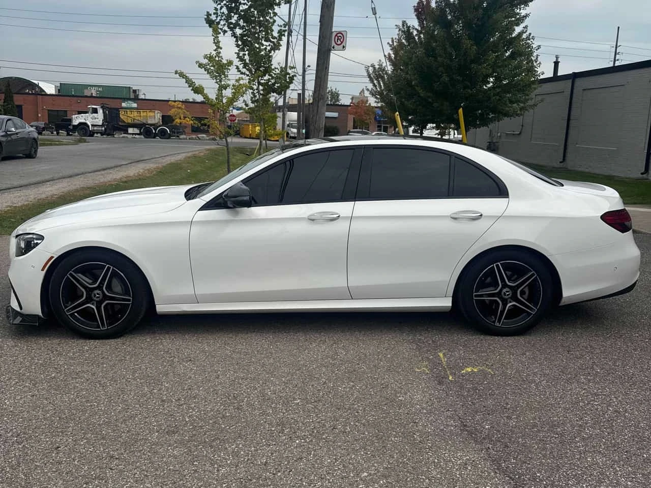 Mercedes-Benz E 350 / BURMESTER / HEAD-UP / 360 / DISTRONIC, снимка 2 - Автомобили и джипове - 56301052