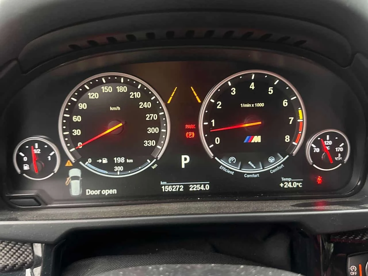 BMW X5M * AWD 4dr * CARFAX * ОПЦИЯ ЗА ФИНАНСИРАНЕ, снимка 8 - Автомобили и джипове - 56329011