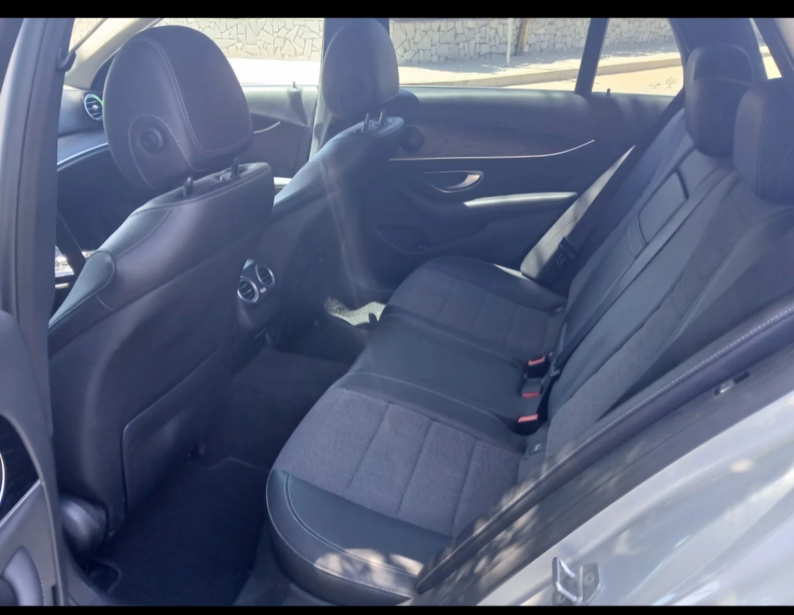 Mercedes-Benz E 220, снимка 5 - Автомобили и джипове - 56410631