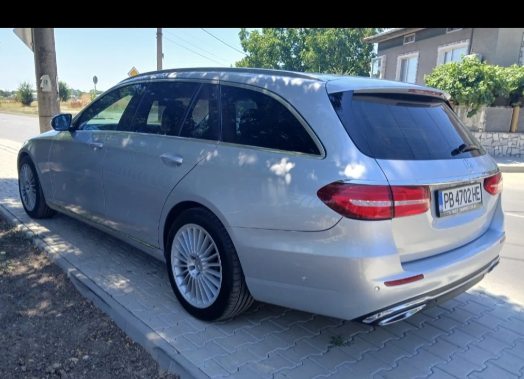 Mercedes-Benz E 220, снимка 3 - Автомобили и джипове - 56410631