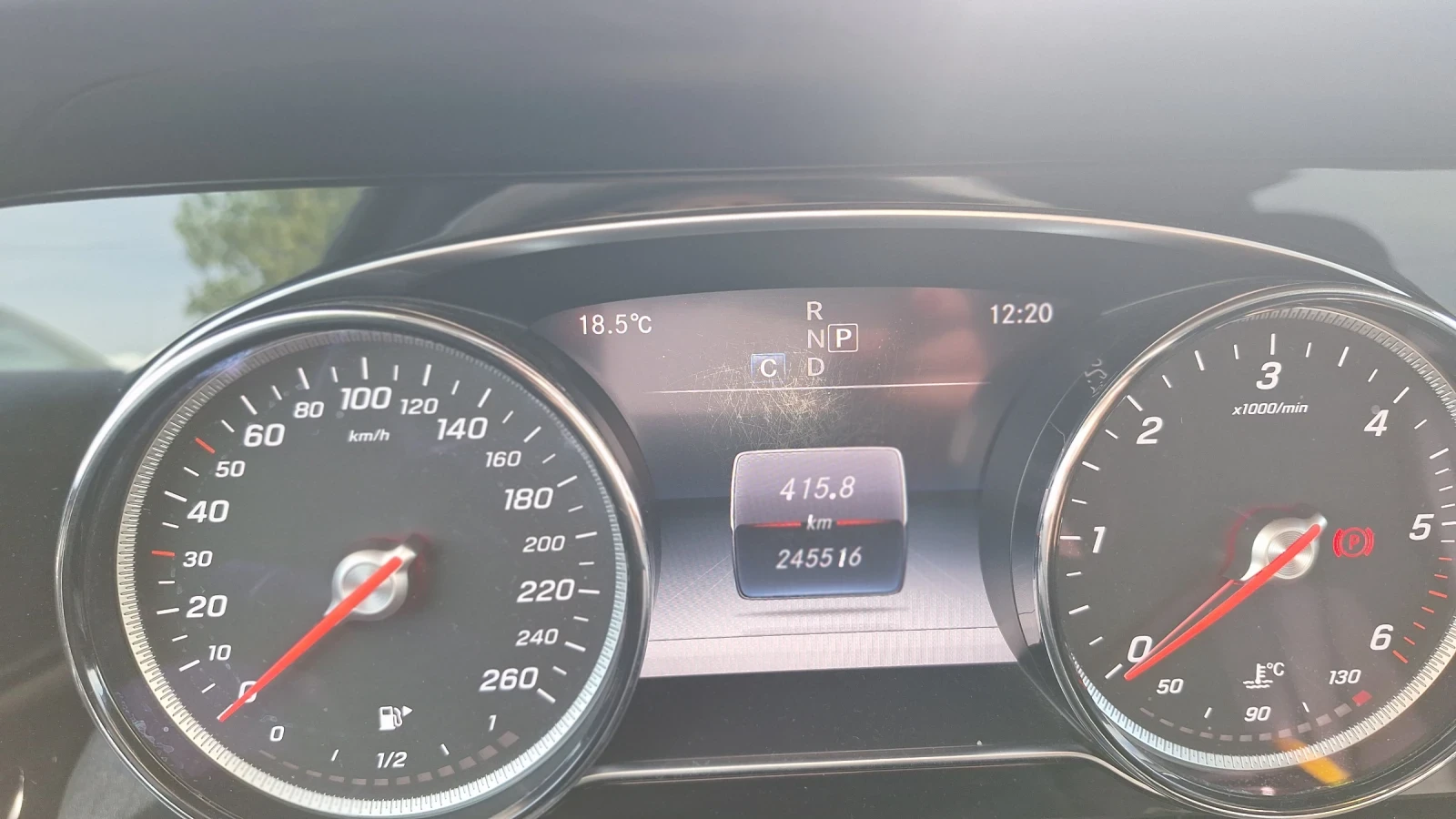 Mercedes-Benz E 220, снимка 6 - Автомобили и джипове - 56410631