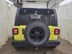Jeep Wrangler * 2 Door 4x4 Willys * CARFAX * ОПЦИЯ ЗА ФИНАНСИРАН, снимка 16