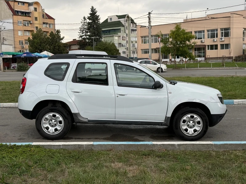 Dacia Duster 1.5DCi * Сервизна Книжка* , снимка 4 - Автомобили и джипове - 47294641