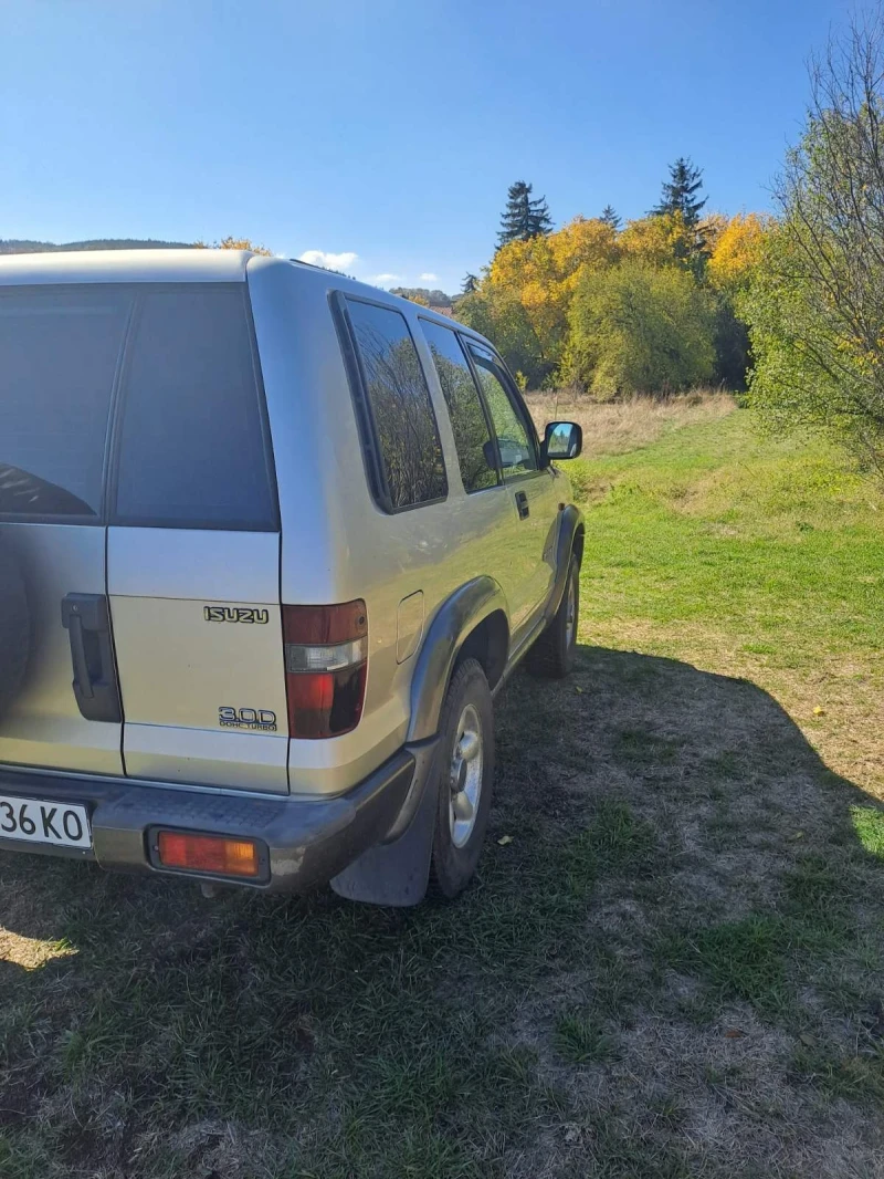 Isuzu Trooper, снимка 6 - Автомобили и джипове - 52502650