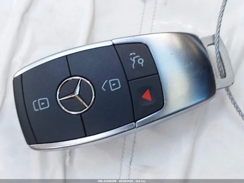 Mercedes-Benz GLC 300 * 4MATIC COUPE * CARFAX * БЕЗ ПЪРВОНАЧАЛНА ВНОСКА, снимка 11 - Автомобили и джипове - 52655893