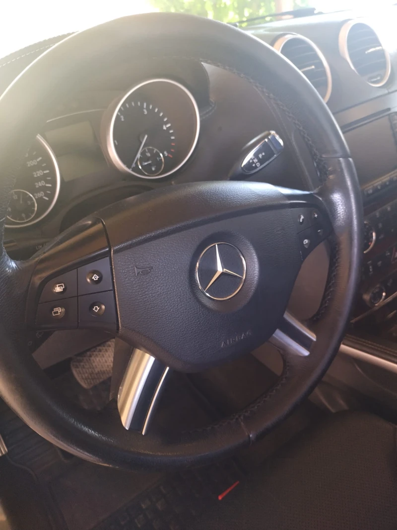 Mercedes-Benz GL 320, снимка 13 - Автомобили и джипове - 53248011