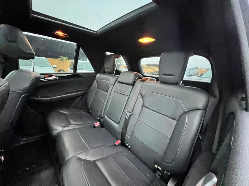 Mercedes-Benz GLE 43 AMG * AMG Line * HeadUp * * AвтоКредит* (ЦЕНА ДО БГ), снимка 13 - Автомобили и джипове - 53471863