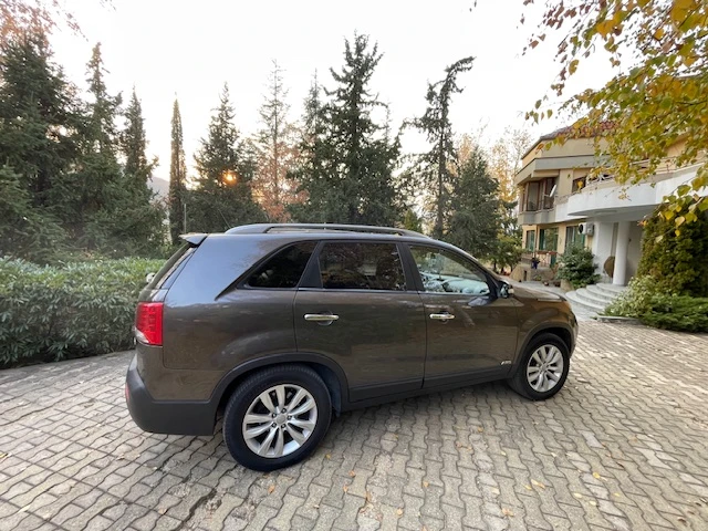 Kia Sorento, снимка 6 - Автомобили и джипове - 54623238