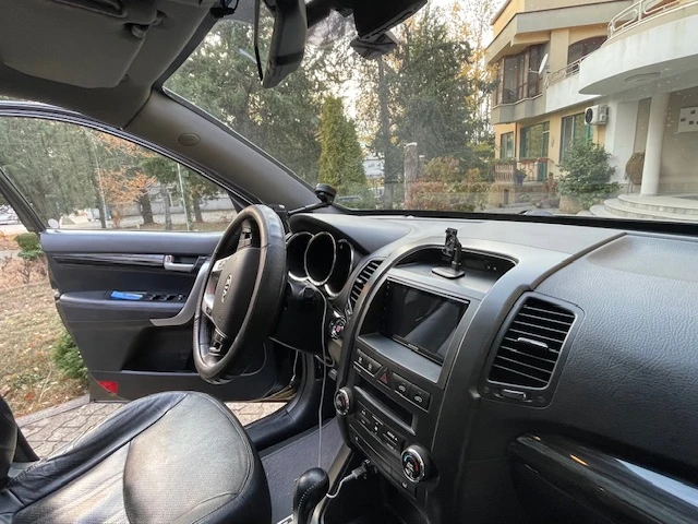 Kia Sorento, снимка 12 - Автомобили и джипове - 54623238