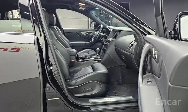 Infiniti QX70 * AWD * ОБДУХВАНЕ * 360 КАМЕРА * KEYLESS * , снимка 11 - Автомобили и джипове - 55962579